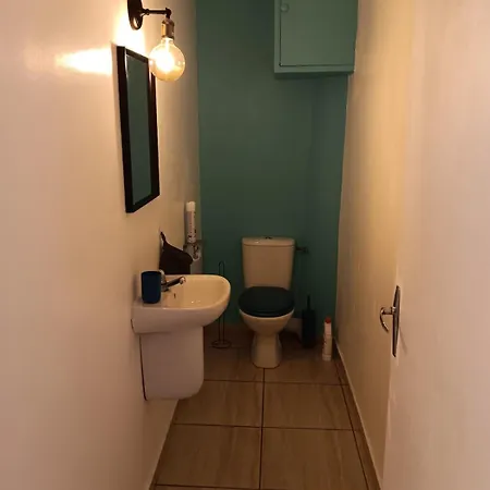 Cozy Nest For 6 In Downtown Apartament *