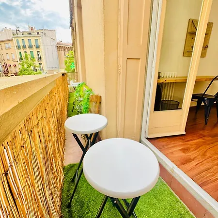 Cozy Nest For 6 In Downtown Apartament